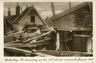 8972 Afbeelding van de verwoestingen door de storm van 13/14 januari 1916 in de haven van Spakenburg (gemeente ...